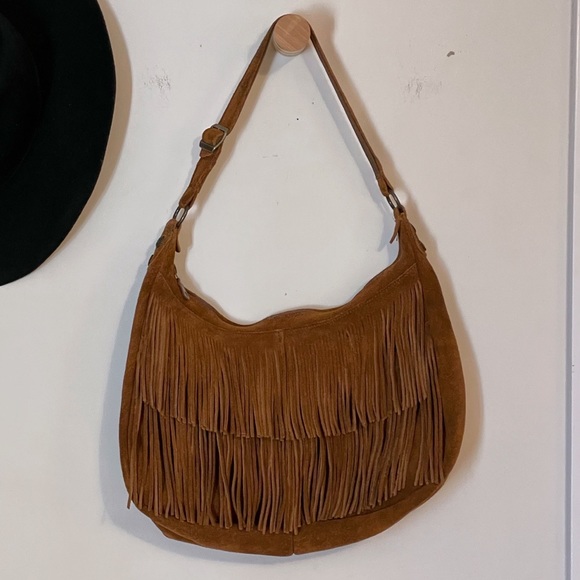 Like new MINNETONKA genuine leather fringe shoulder bag in cognac - Picture 7 of 15